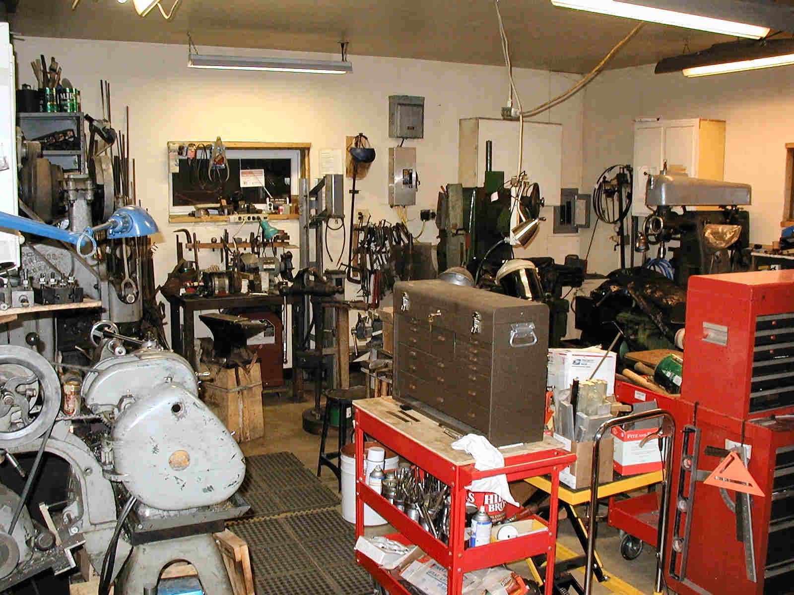 Schlosserei in der Nähe: Individuelle Treppen- und Türlösungen vom Experten